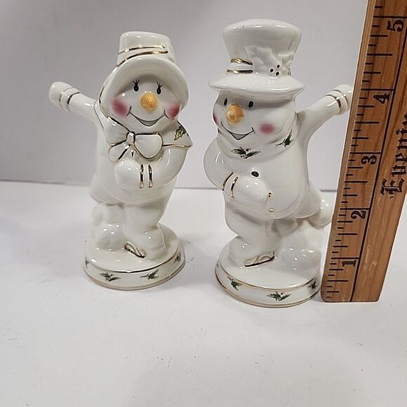 Holly Holiday Porcelain Salt & Pepper Shaker  Snowmen  Ice Skating Christmas - Picture 2 of 12